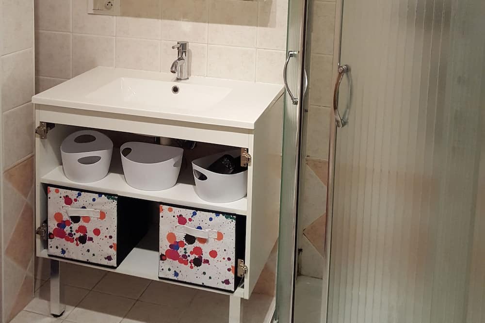 Photo of Bathroom in La Rousse