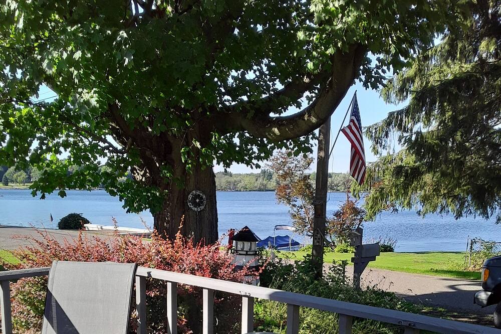 Photo of Patio Balcony in Lily Dale