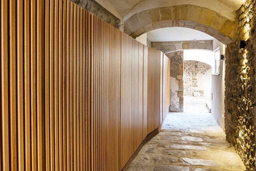 Photo of Others in Besalu