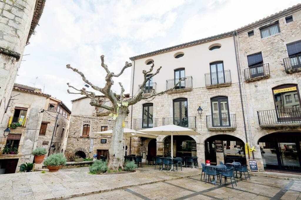 Photo of Buildings in Besalu