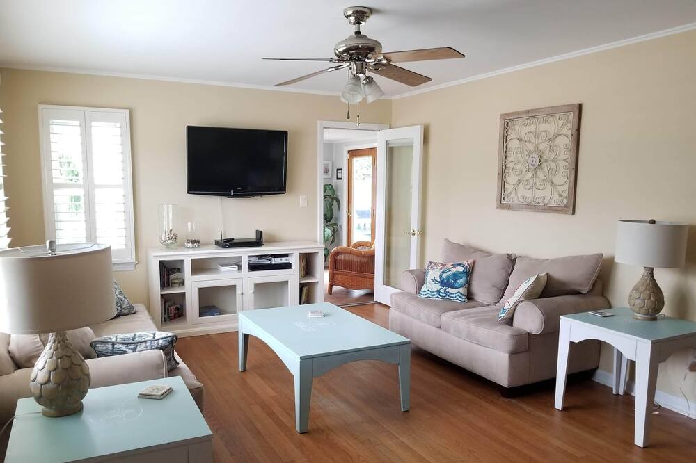Photo of Livingroom in Point Pleasant Beach