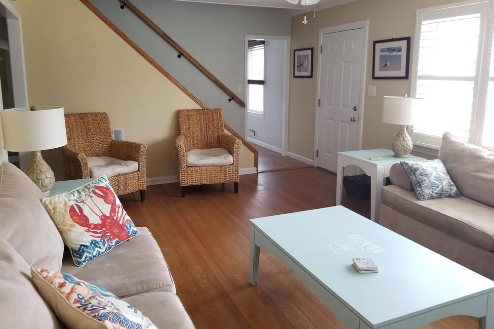 Photo of Livingroom in Point Pleasant Beach