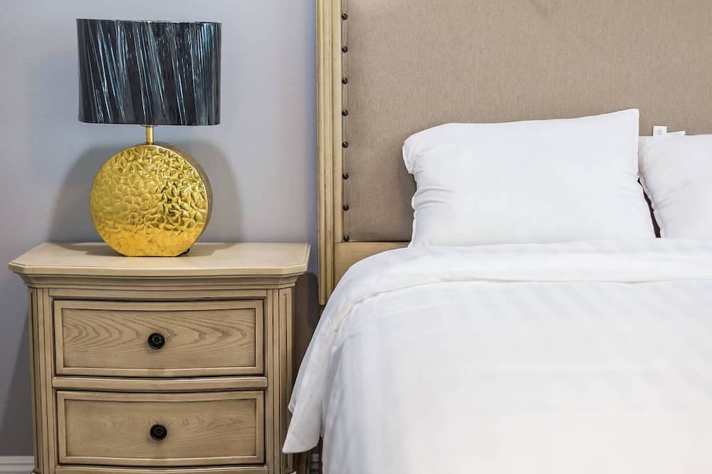 Photo of Bedroom in Lake Forest
