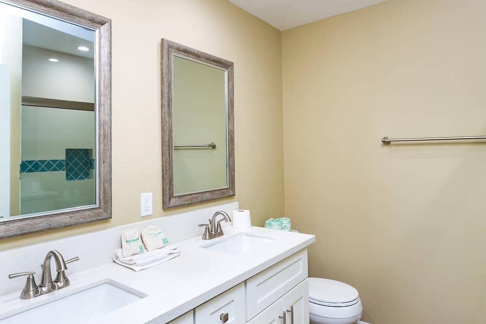 Photo of Bathroom in Lake Forest