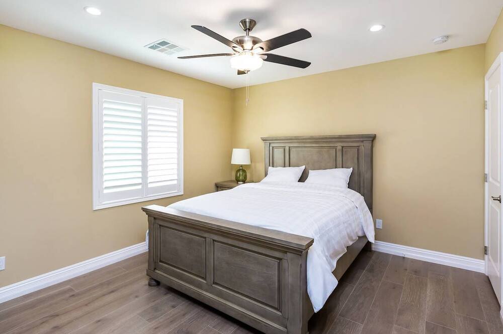 Photo of Bedroom in Lake Forest