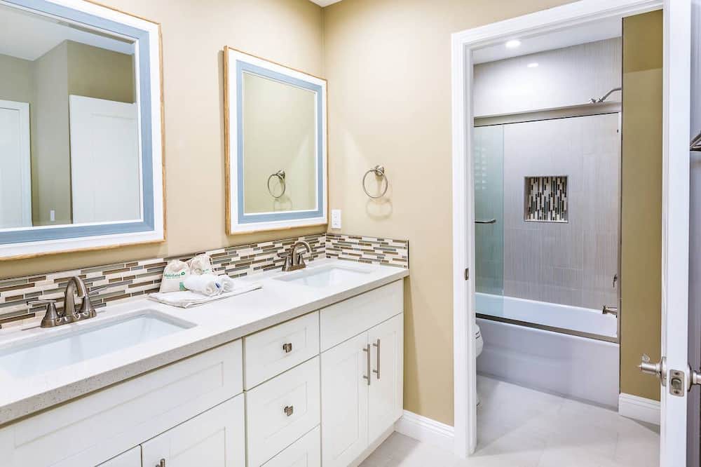 Photo of Bathroom in Lake Forest