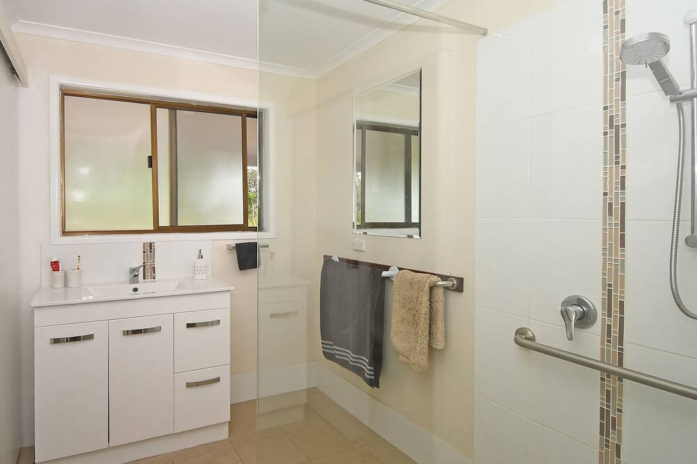 Photo of Bathroom in Pacific Haven