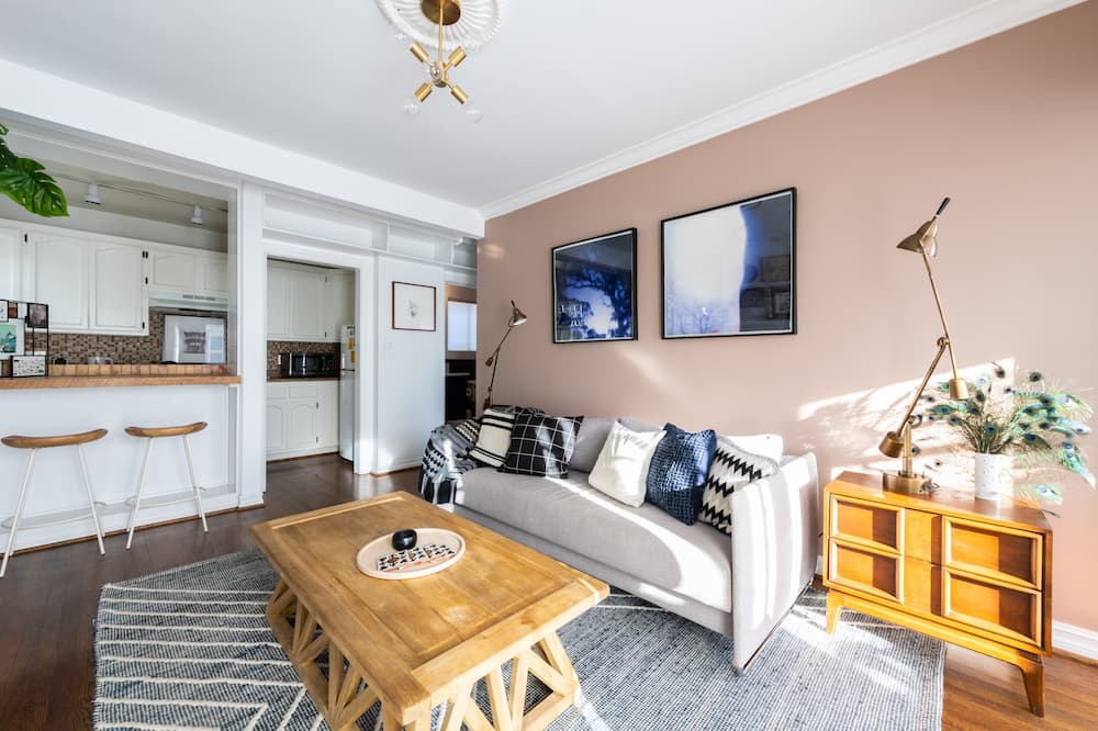 Photo of Livingroom in Silver Lake