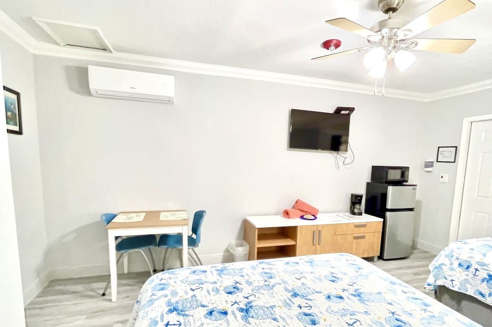 Photo of Bedroom in Coral Ridge