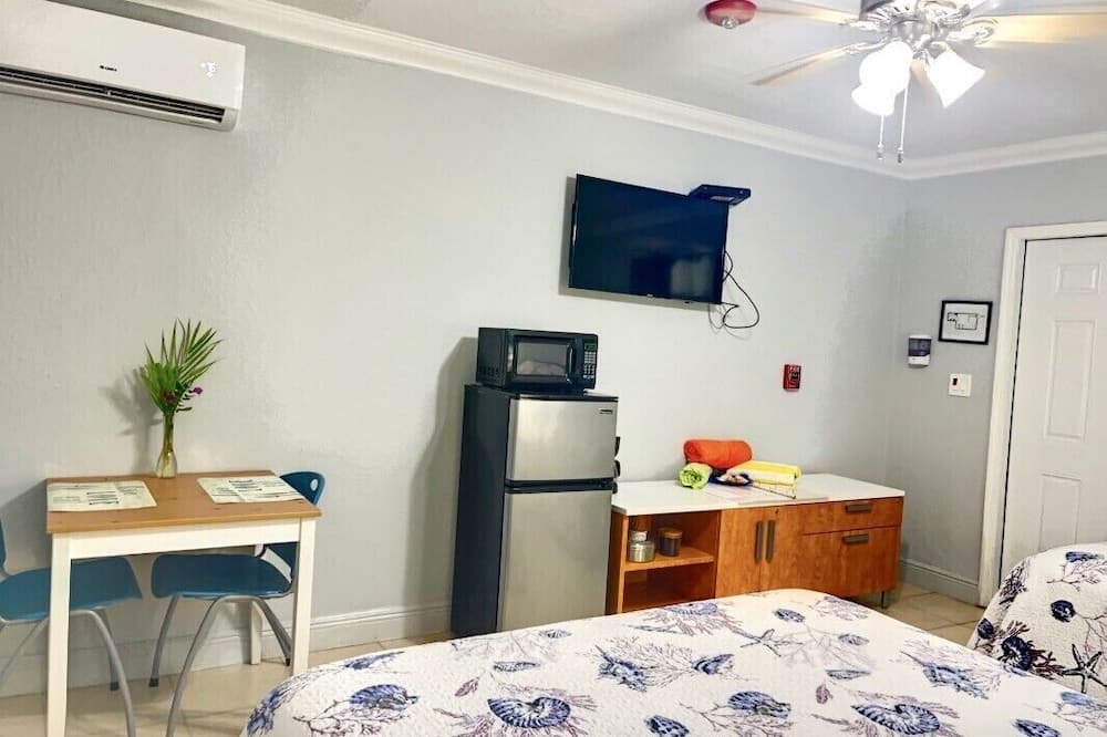 Photo of Bedroom in Coral Ridge