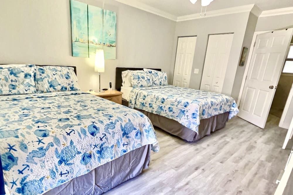 Photo of Bedroom in Coral Ridge