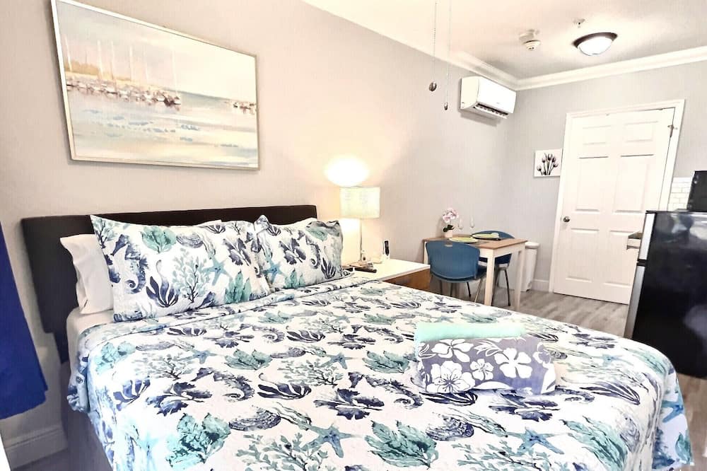 Photo of Bedroom in Coral Ridge