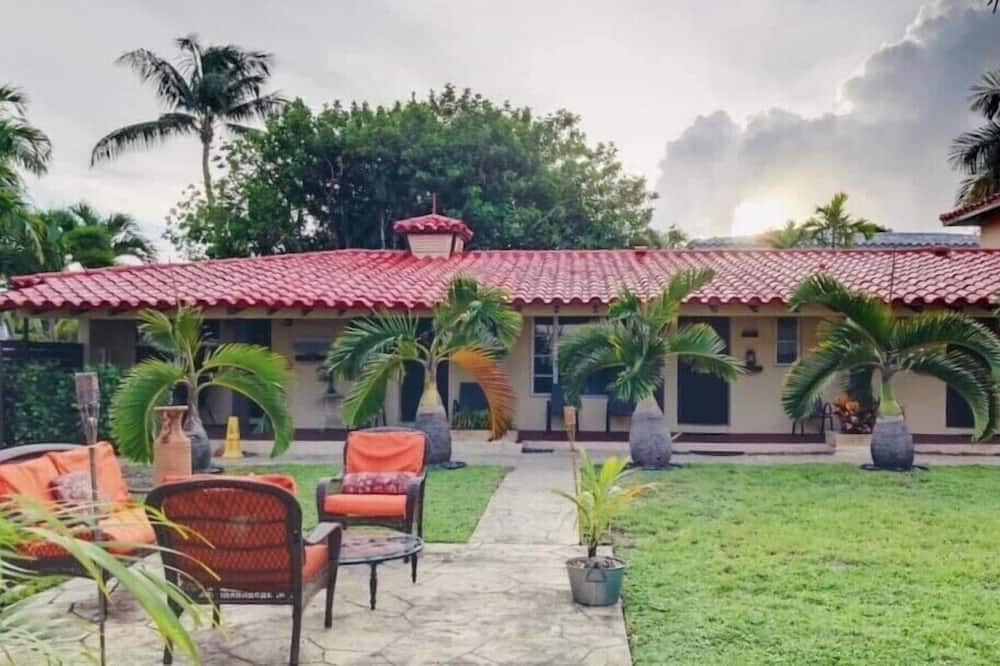Photo of Outdoor in Coral Ridge