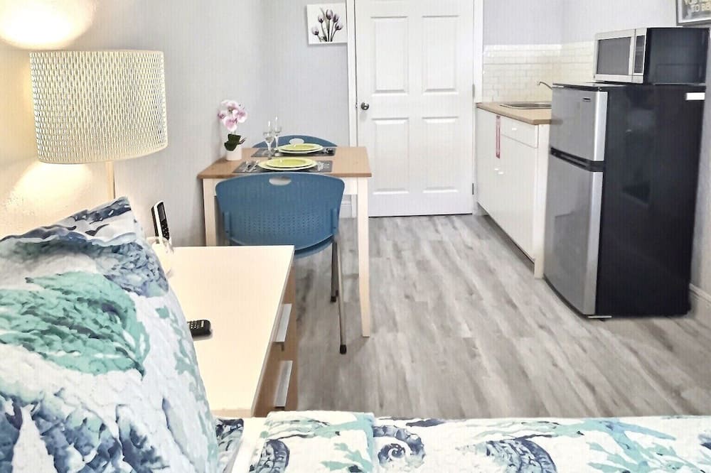 Photo of Bedroom in Coral Ridge