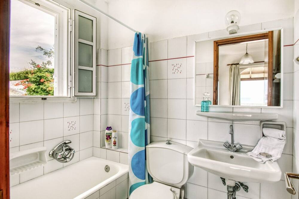 Photo of Bathroom in Agios Georgios Pagon