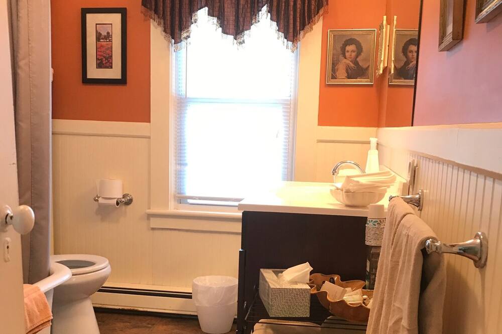 Photo of Bathroom in Warwick