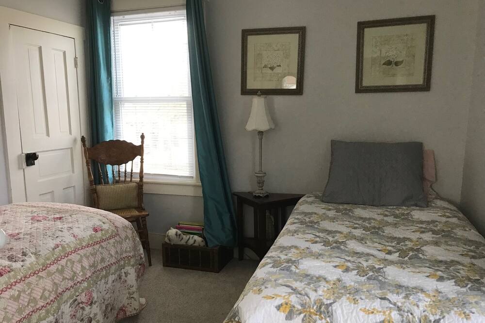 Photo of Bedroom in Warwick