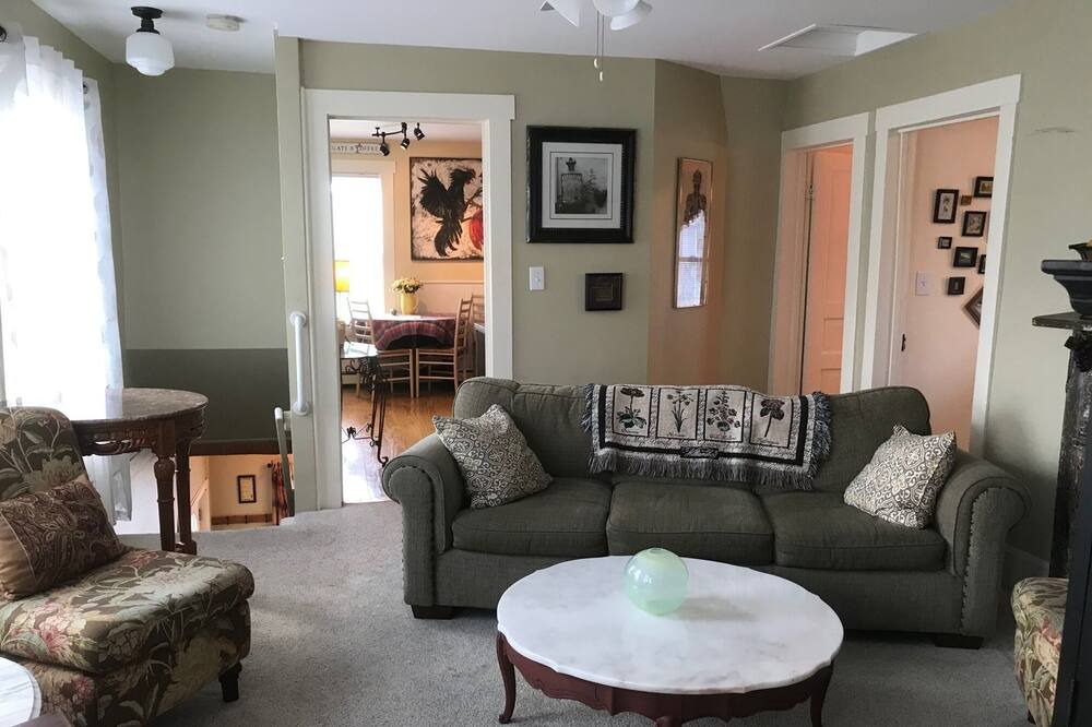 Photo of Livingroom in Warwick