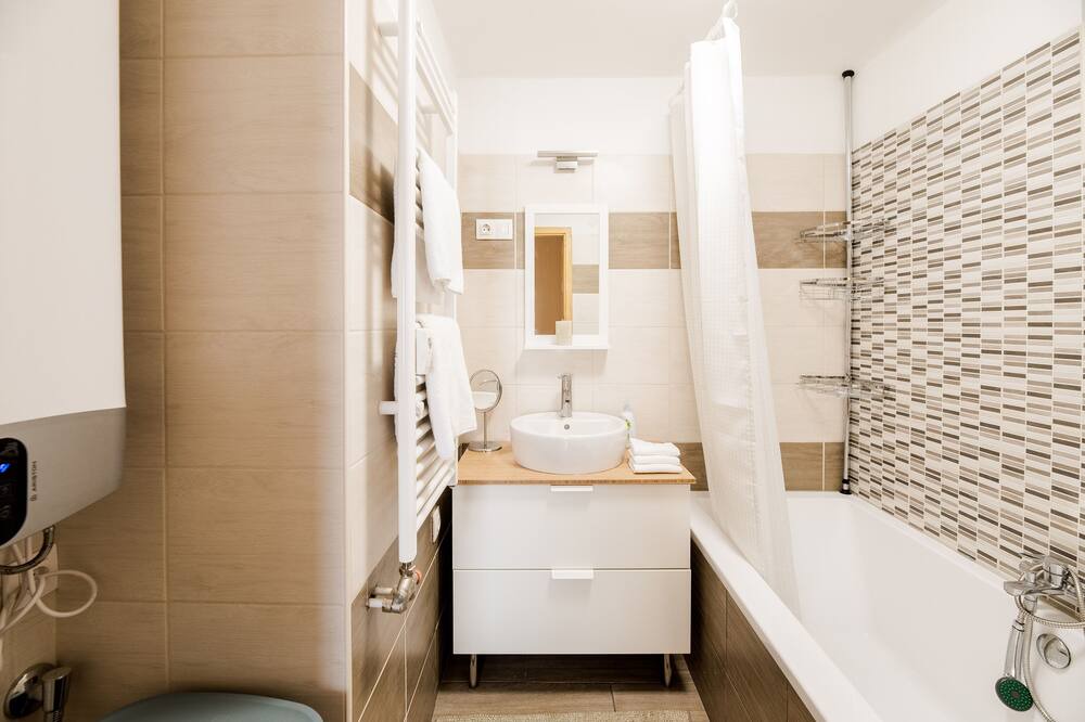 Photo of Bathroom in 13th District