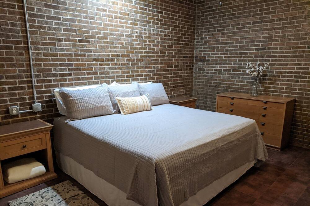 Photo of Bedroom in Troy