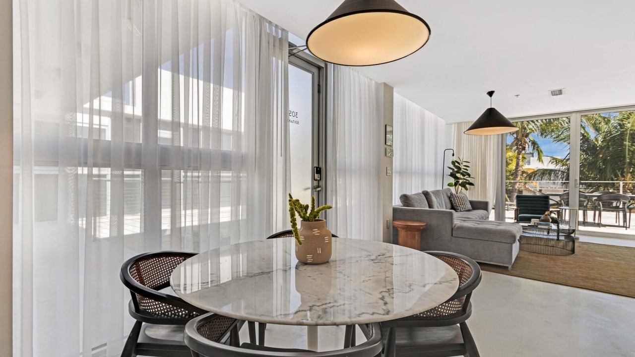 Photo of Livingroom in South Pointe