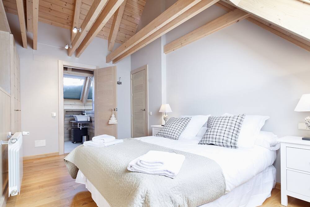 Photo of Bedroom in Tredos