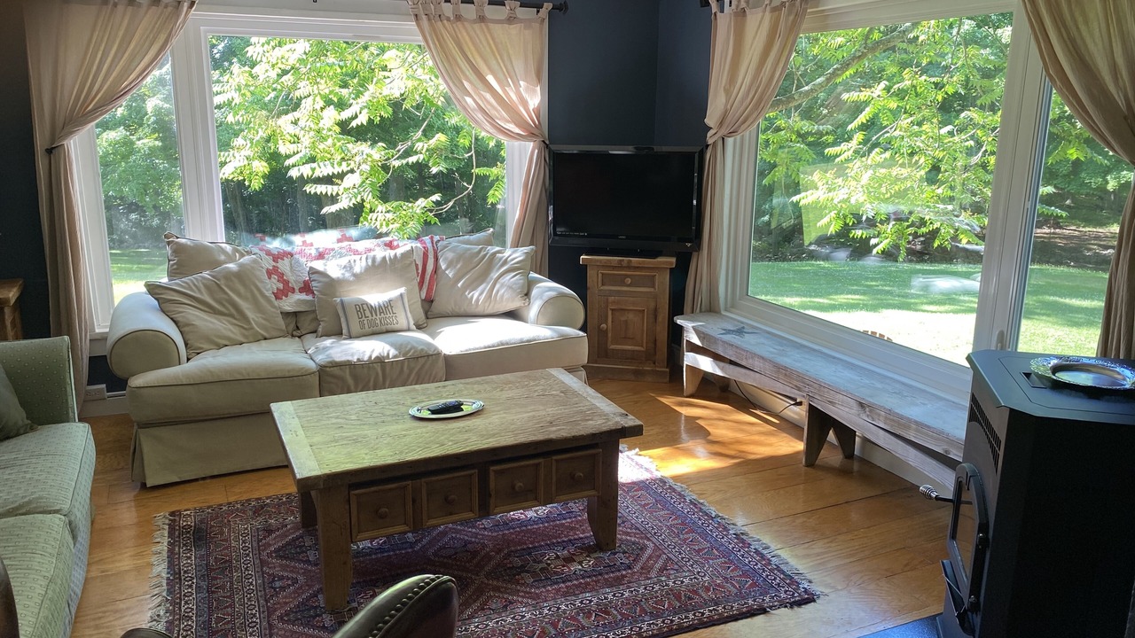 Photo of Livingroom in Cold Spring