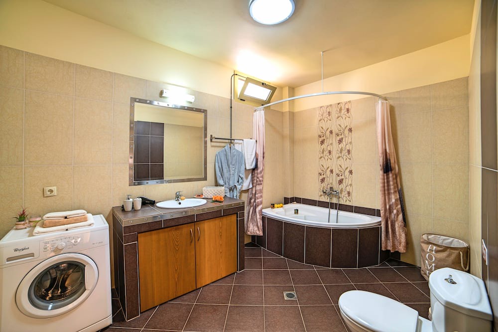 Photo of Bathroom in Dempla