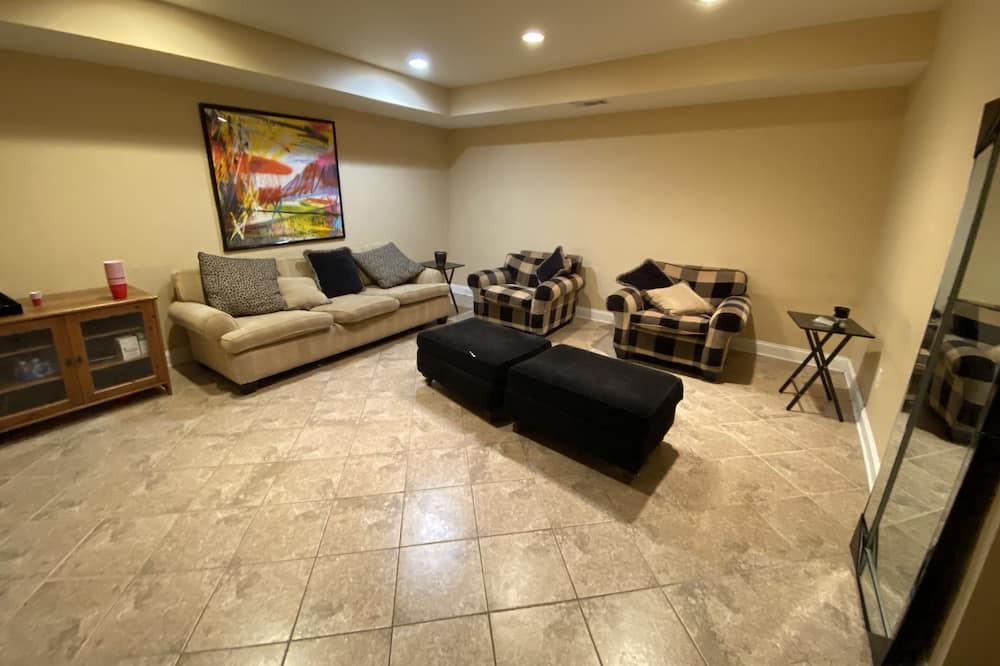 Photo of Livingroom in Tenafly