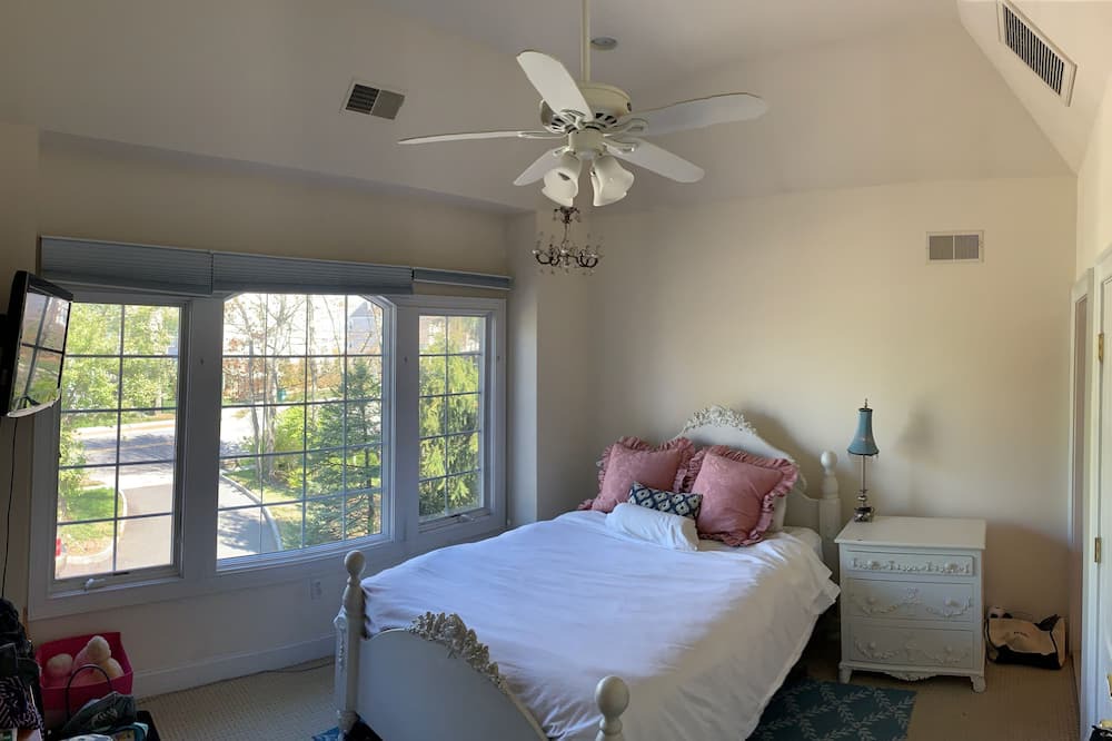 Photo of Bedroom in Tenafly