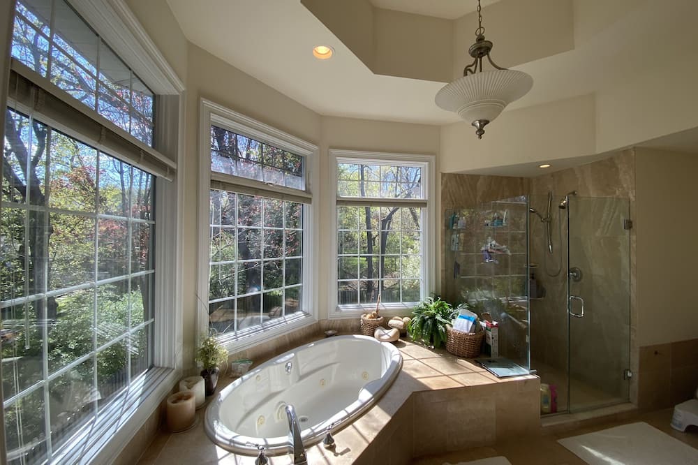 Photo of Bathroom in Tenafly