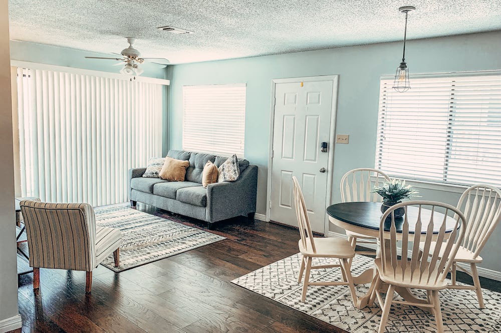 Photo of Livingroom in Orange Beach