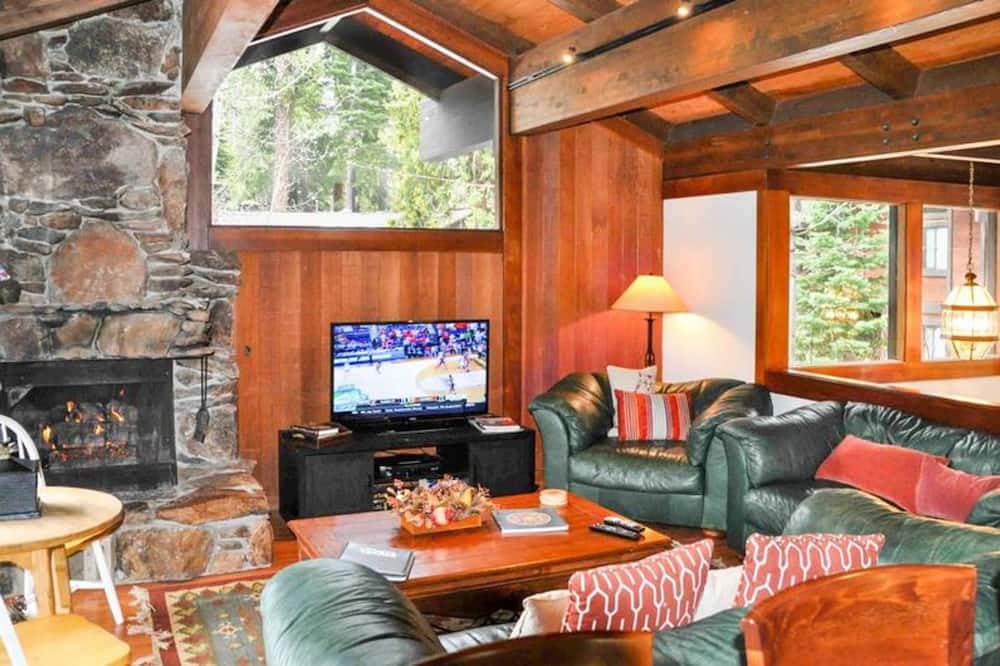 Photo of Livingroom in Tahoe Sierra Estates