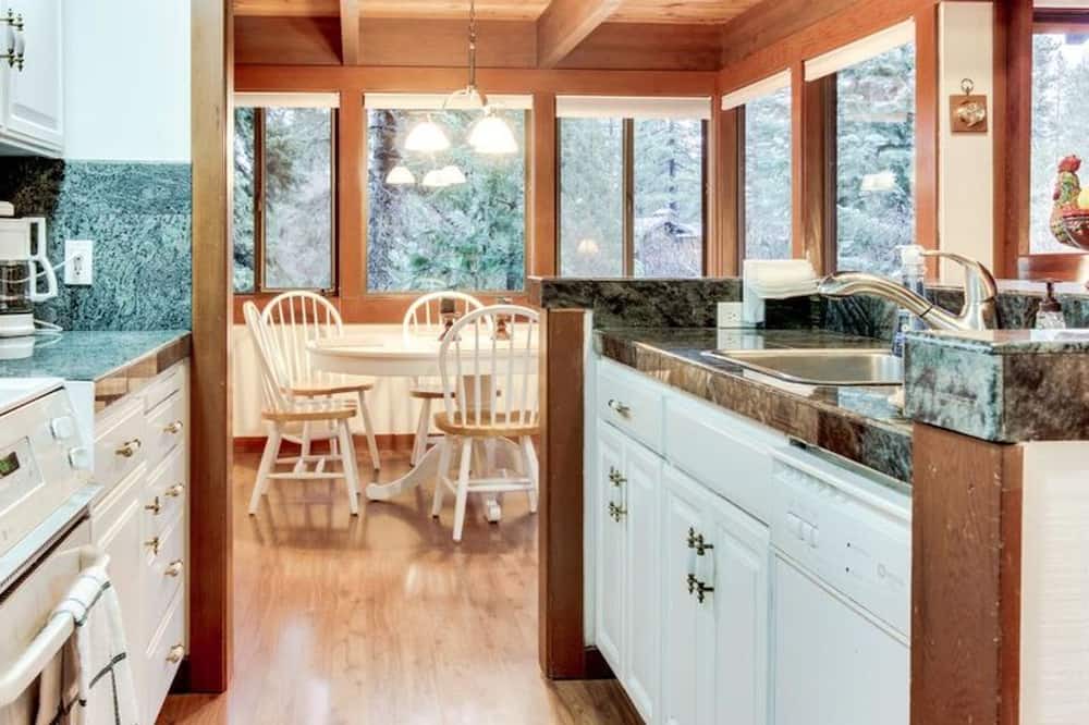 Photo of Kitchen in Tahoe Sierra Estates