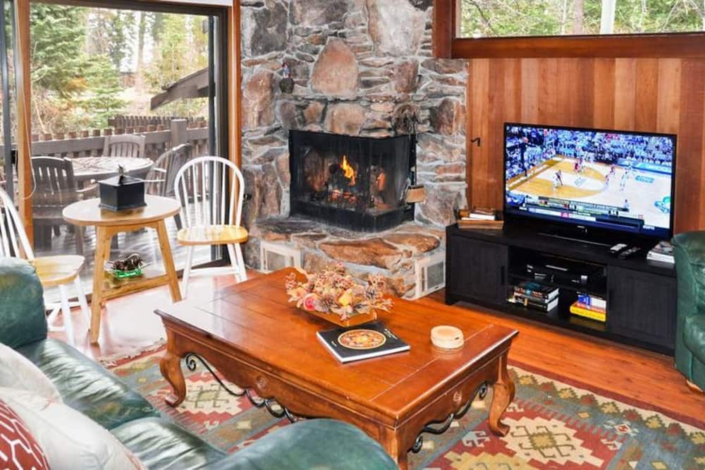 Photo of Livingroom in Tahoe Sierra Estates