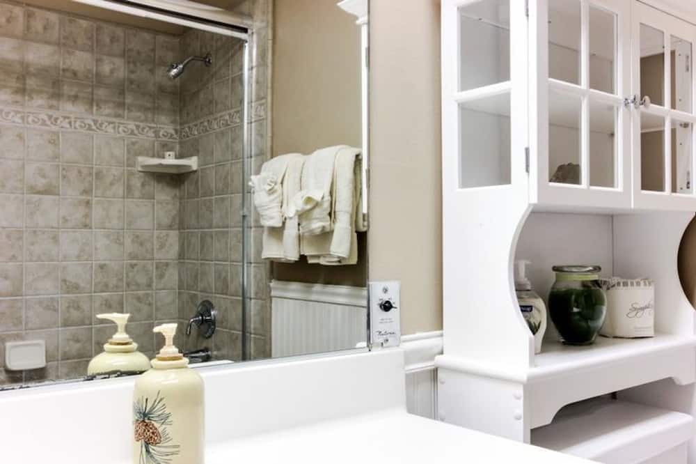 Photo of Bathroom in Tahoe Sierra Estates