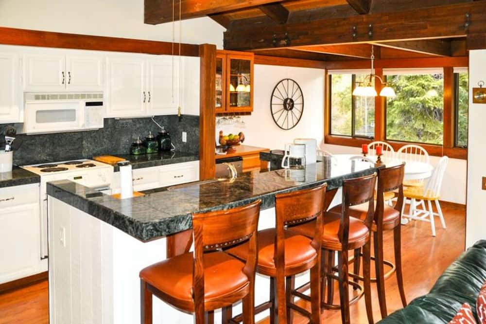 Photo of Kitchen in Tahoe Sierra Estates