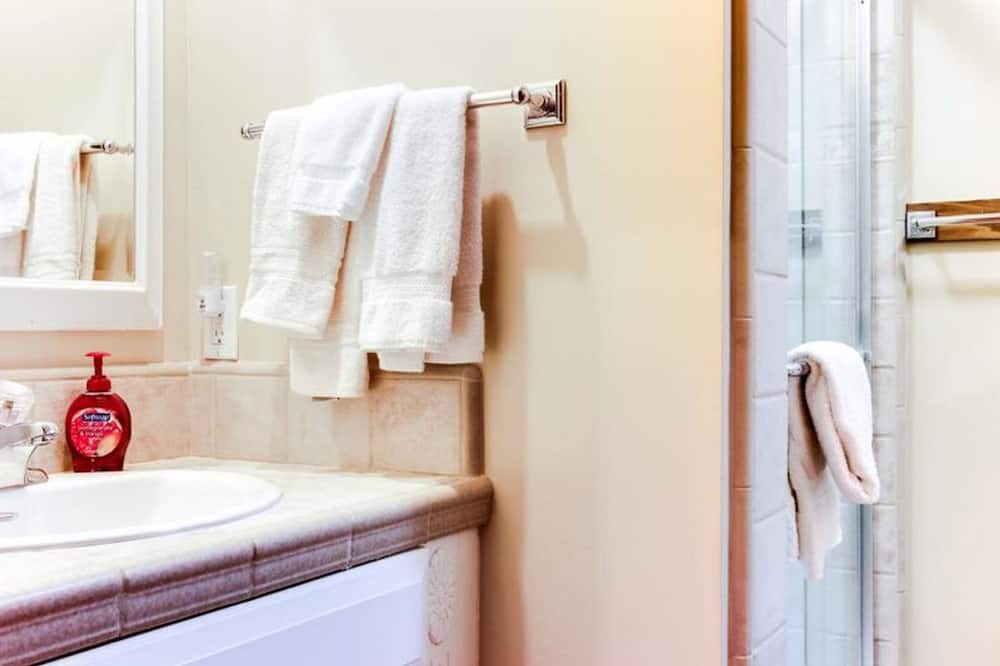 Photo of Bathroom in Tahoe Sierra Estates
