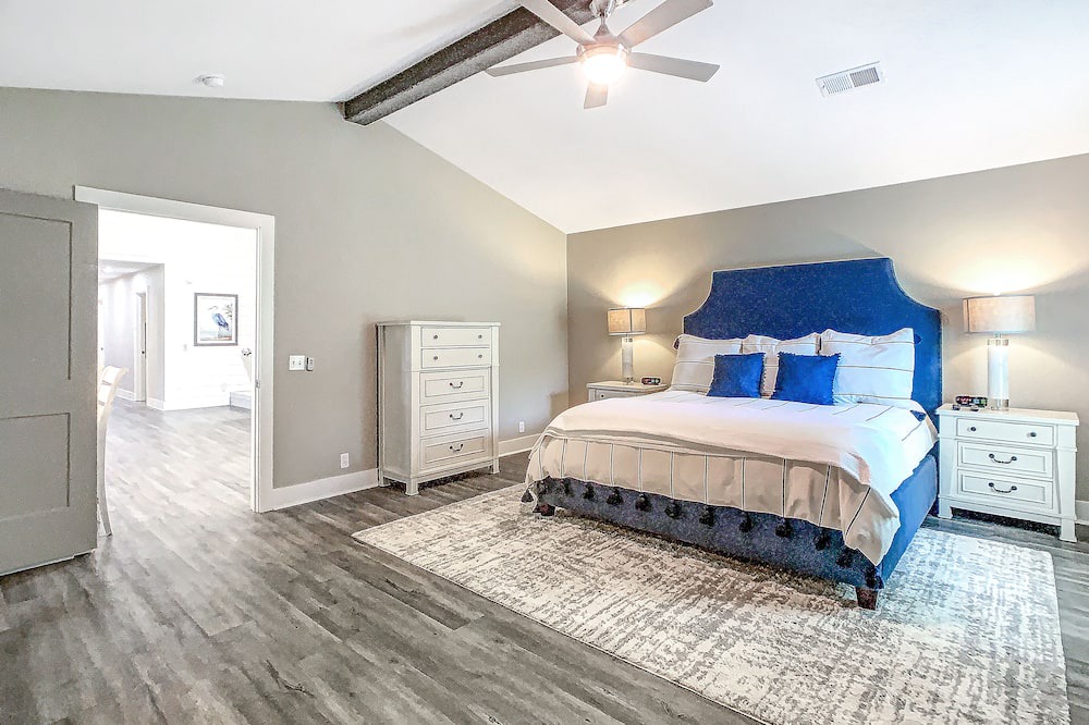 Photo of Bedroom in Northport