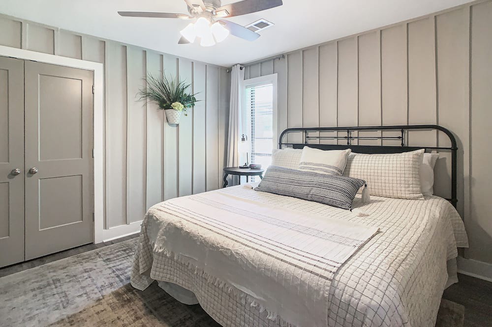 Photo of Bedroom in Northport