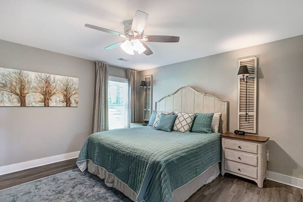 Photo of Bedroom in Northport