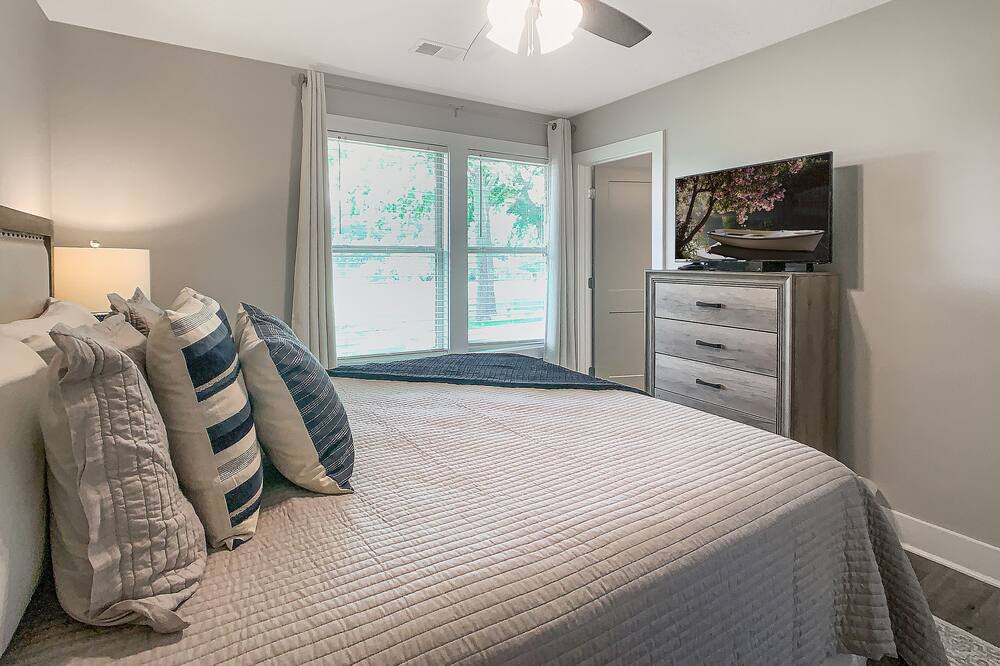 Photo of Bedroom in Northport