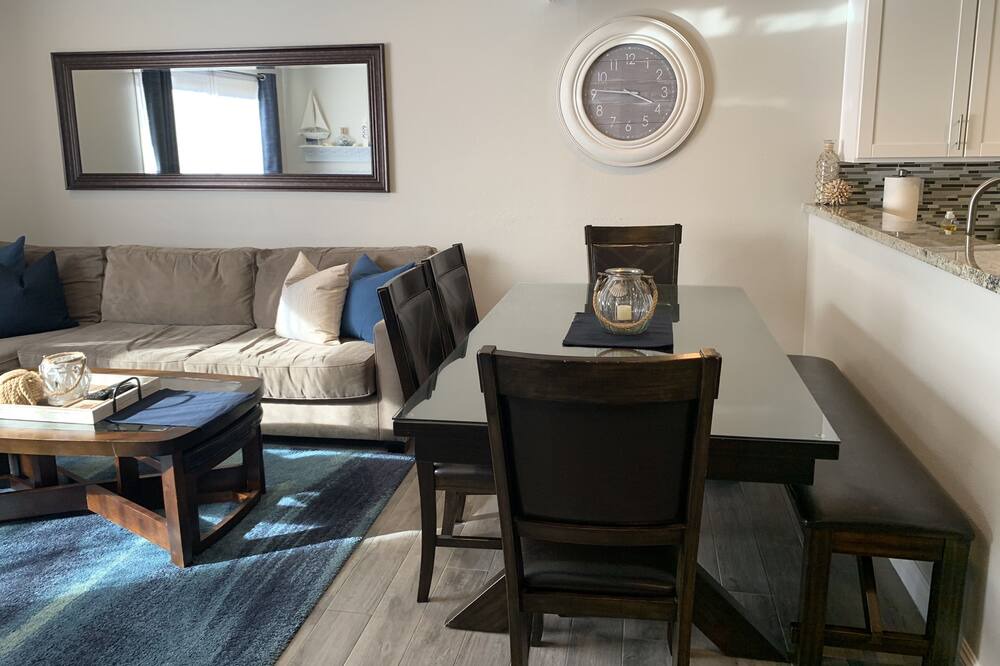 Photo of Livingroom in Hermosa Village