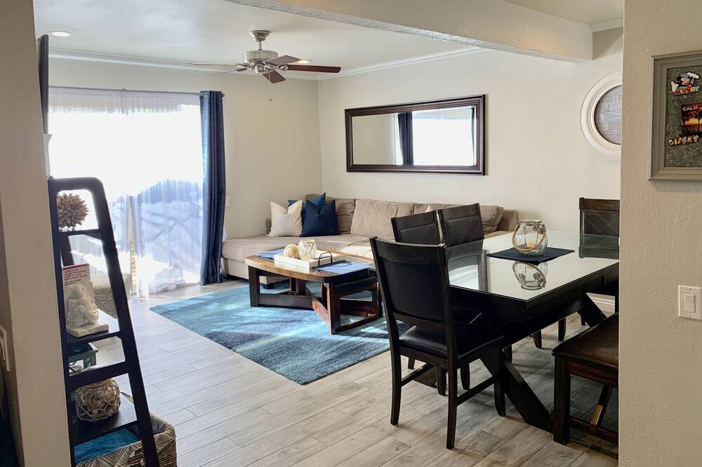 Photo of Livingroom in Hermosa Village