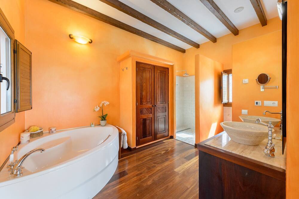 Photo of Bathroom in Sant Carles de Peralta
