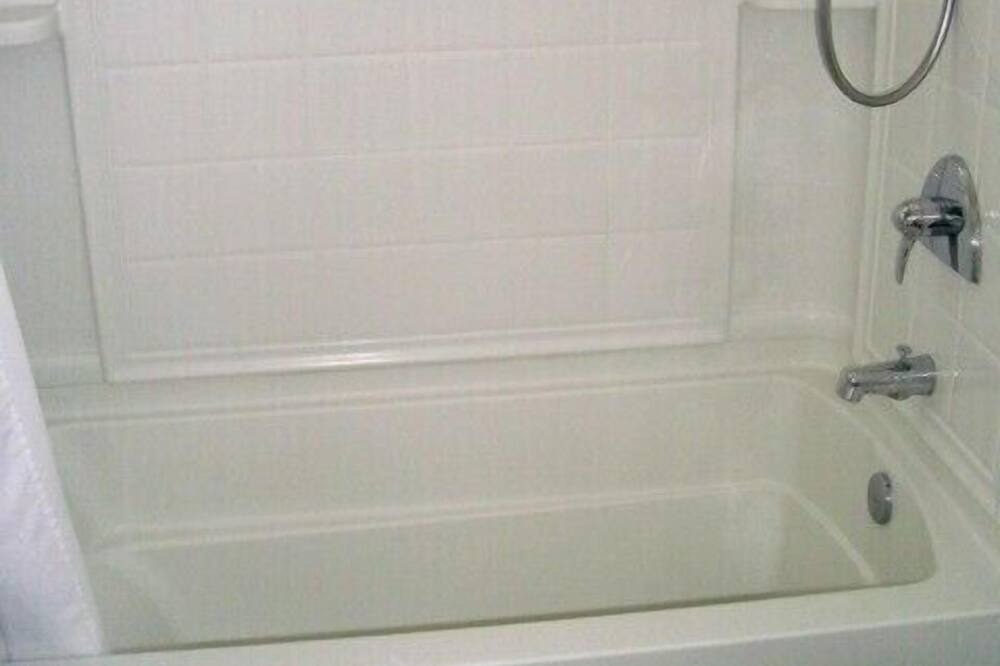 Photo of Bathroom in Los Feliz