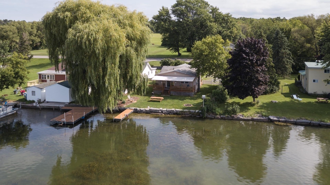 Photo of Others in Cayuga