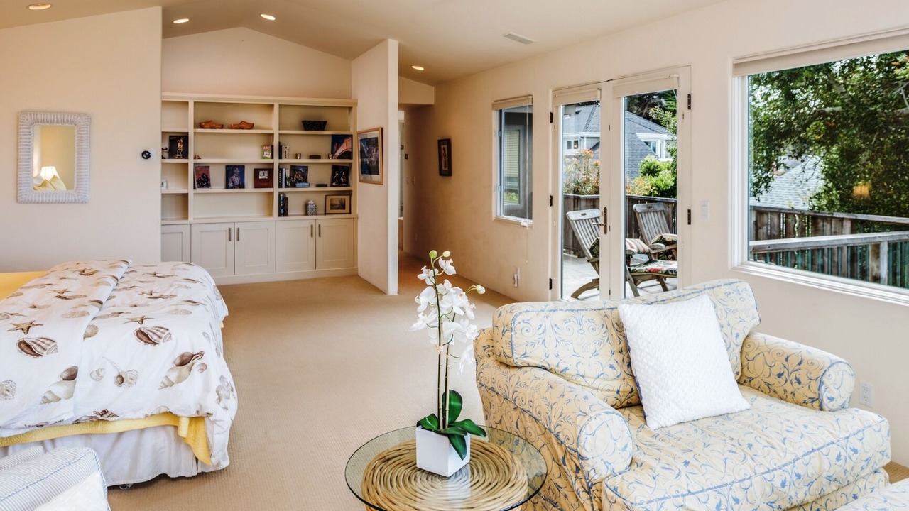 Photo of Livingroom in Pacific Grove