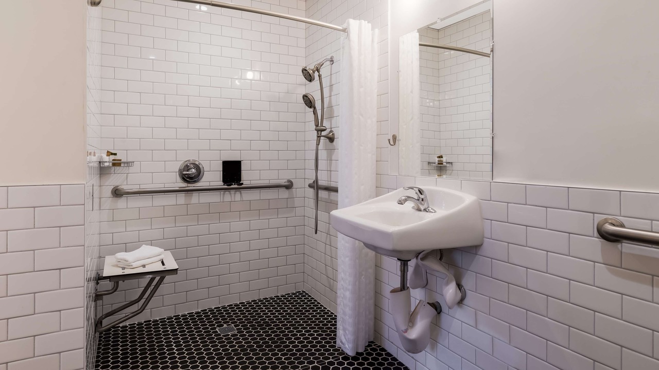 Photo of Bathroom in Piedmont Avenue