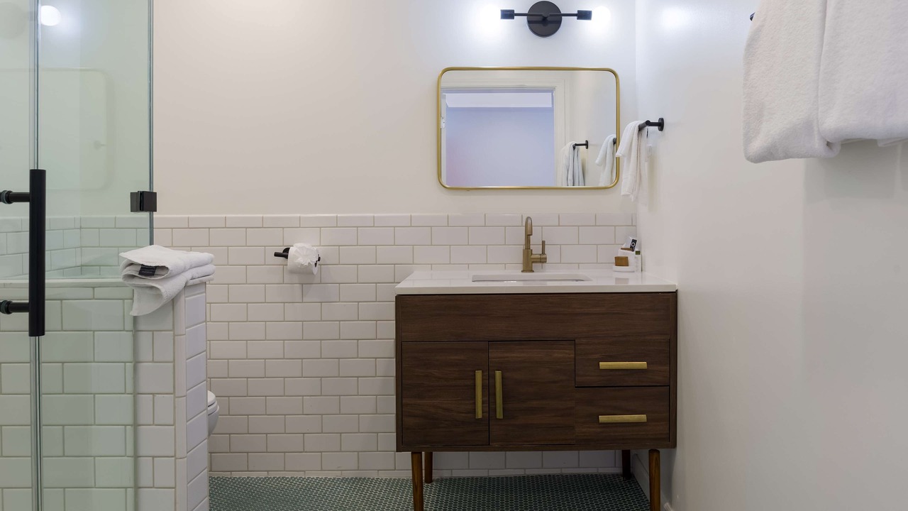 Photo of Bathroom in Piedmont Avenue